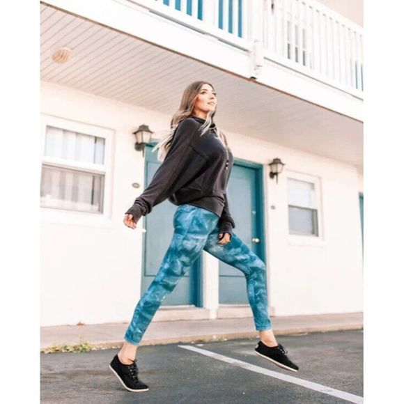 Free People Movement Good Karma High Rise Tie Dye Leggings Size M/L Ozark Mist - Picture 1 of 8